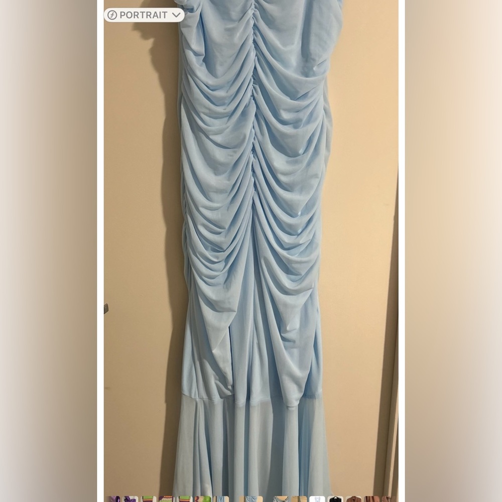 PrettyLittleThing Light Blue Maxi Dress - Picture 3 of 5